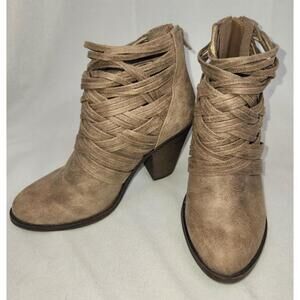 Fergalicious boots Size 6M